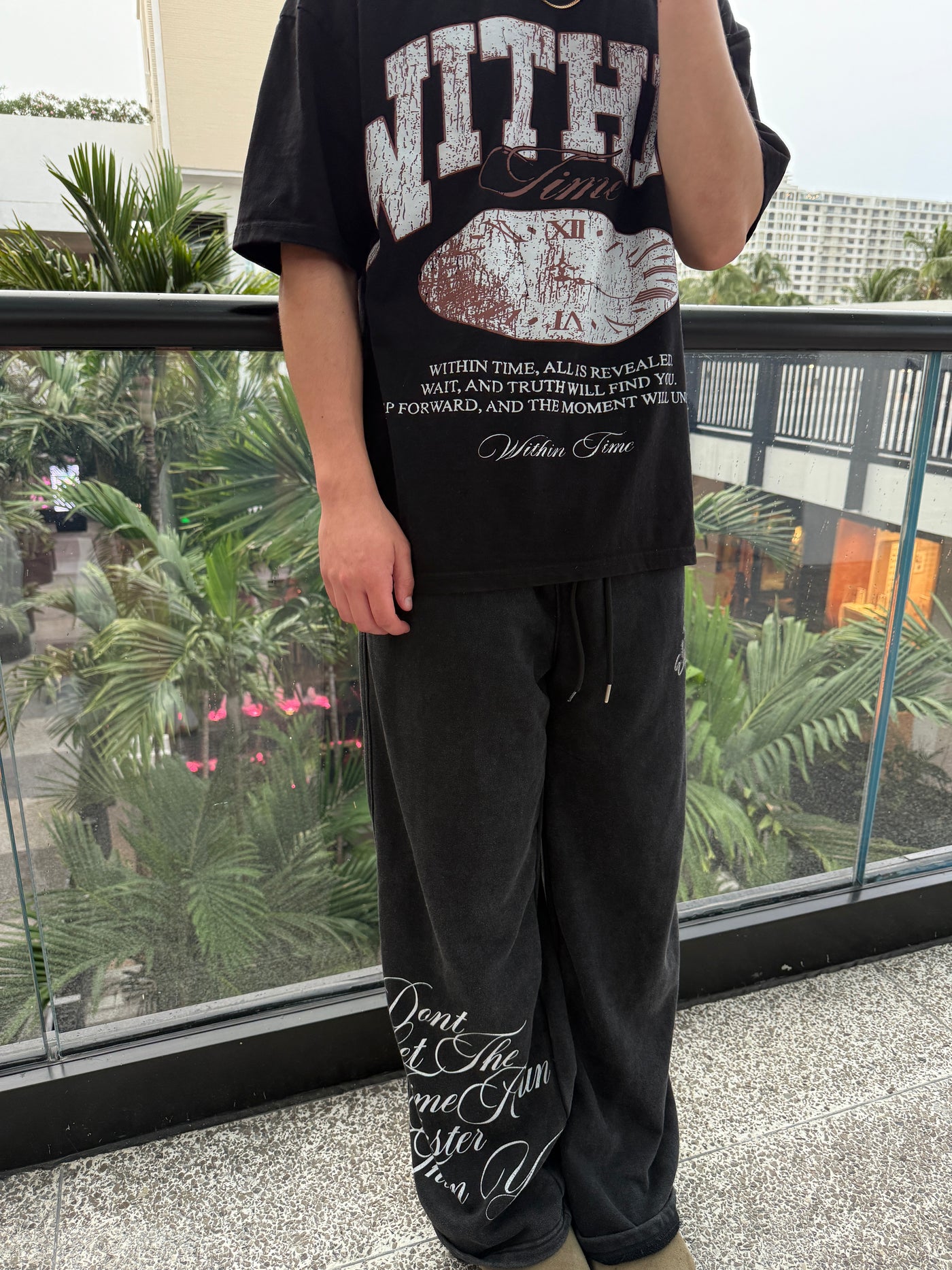 ‘Don’t Let The Time Run’ Sweats