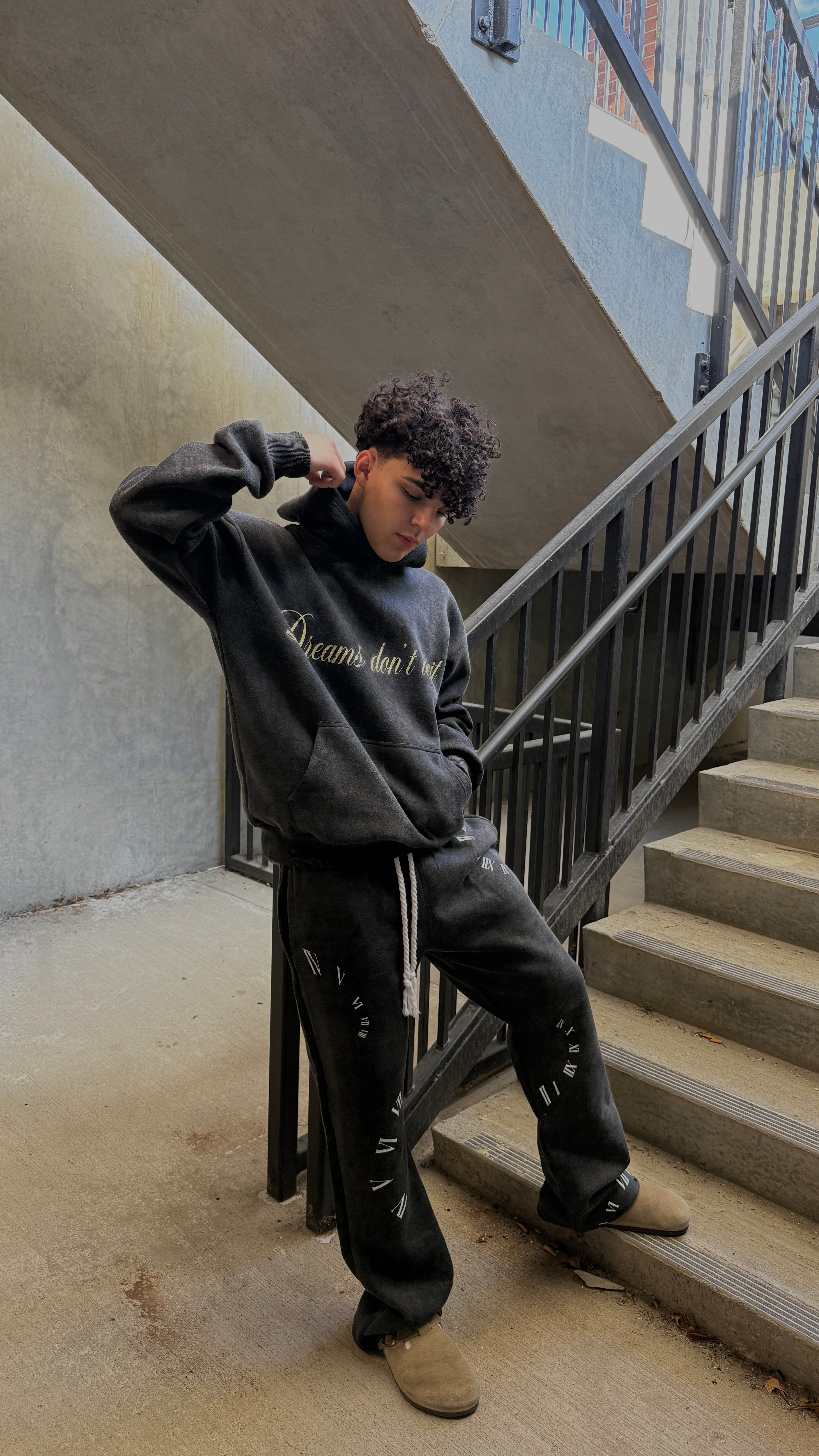 DREAMS DONT WAIT HOODIE